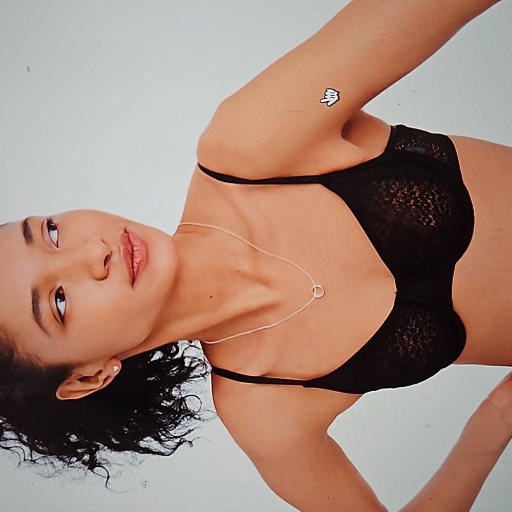 Never worn! EUC DKNY stretch lace modern unlined demi bra